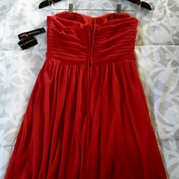 Little Red Dresd - Picture 3 of 3